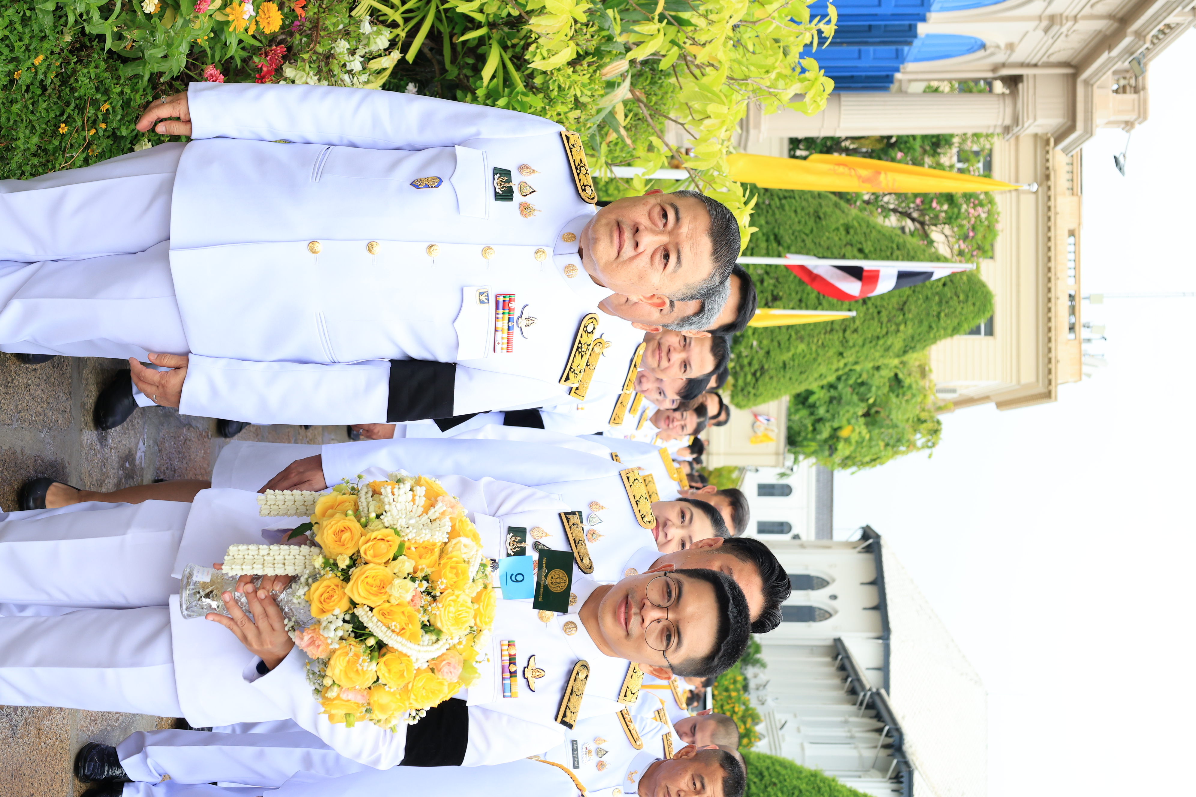 title - เลขาธิการ ส.ป.ก. ร่วมถวายแจกันดอกไม้และลงนามถวายพระพร เนื่องในโอกาสวันเฉลิมพระชนมพรรษา พระบาทสมเด็จพระปรเมนทรรามาธิบดีศรีสินทร มหาวชิราลงกรณ พระวชิรเกล้าเจ้าอยู่หัว 28 กรกฎาคม 2568